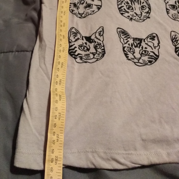 **SUPER CUTE** Cat Lady Tee - Picture 4 of 5